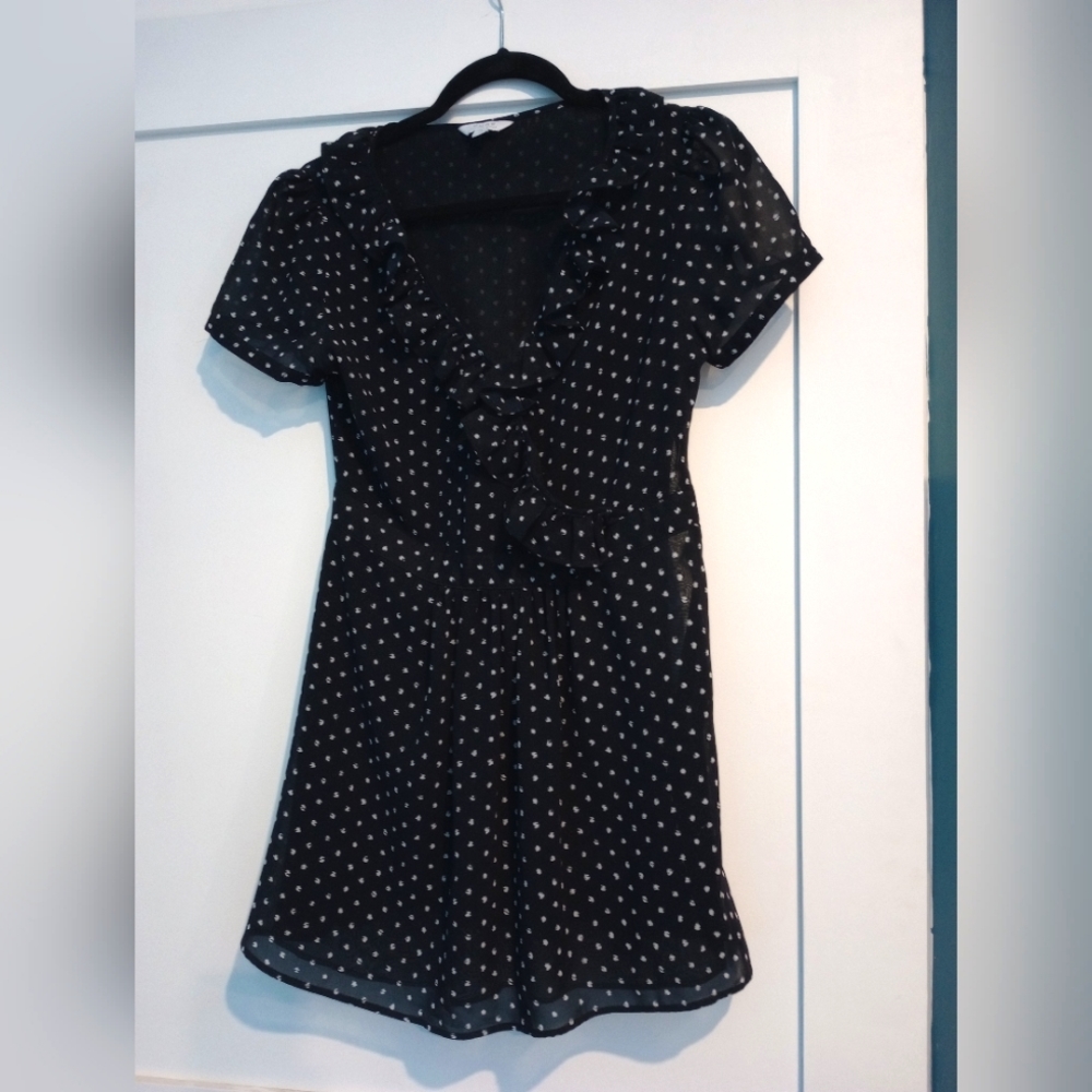 Small blouse dress black and white